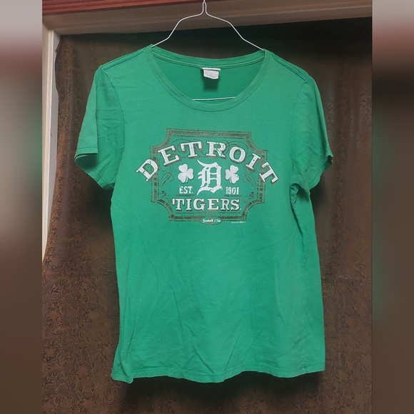Green Detroit Tigers Shamrock Graphic Tee - Picture 2 of 7